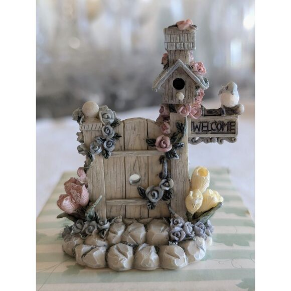 Ivy & Innocence Figurine #05183 – “The Garden Gate” Collectable - Picture 8 of 9